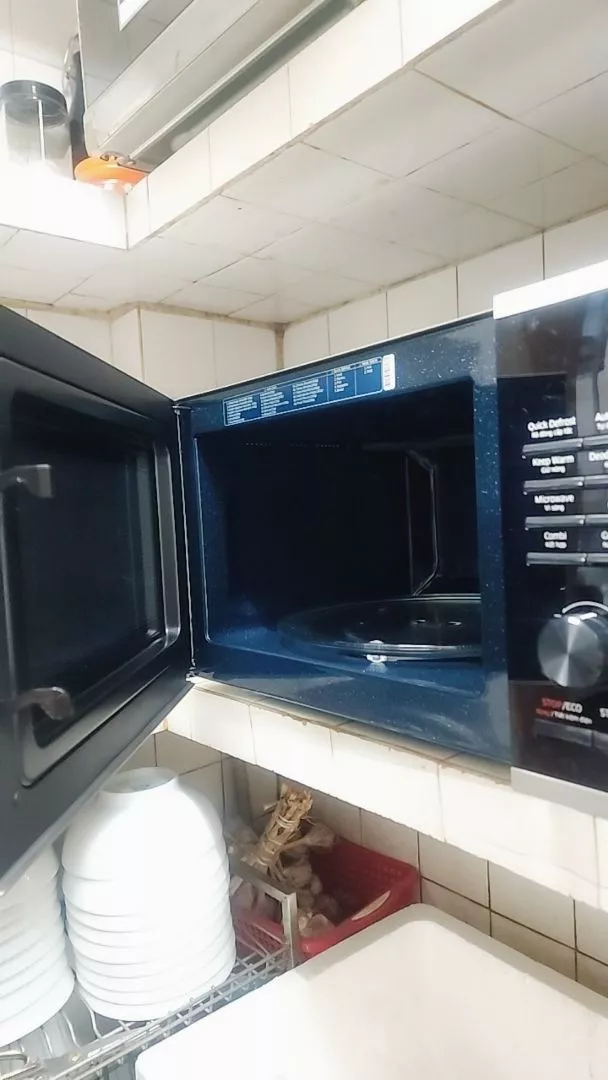 Lò Vi Sóng Samsung 23L MG23K3515AS/SV - Chế Độ Browning Plus, màu Bạc