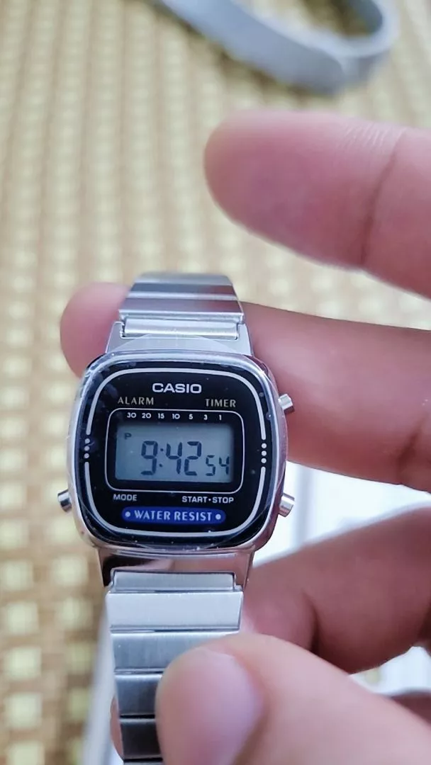 Đồng hồ tiêu chuẩn LA670WA-1A2JF