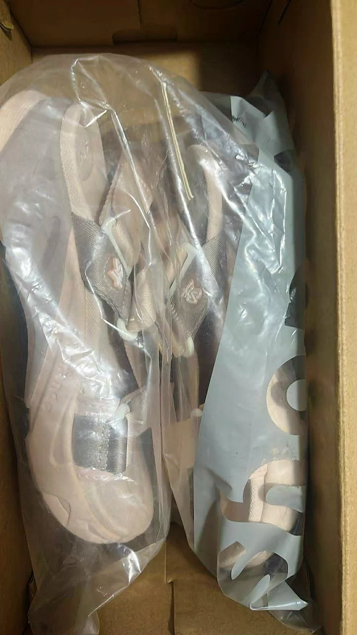 Giày Sandal Nữ F8M Êm Chân, Bền Màu Hồng Shondo F8M7095
