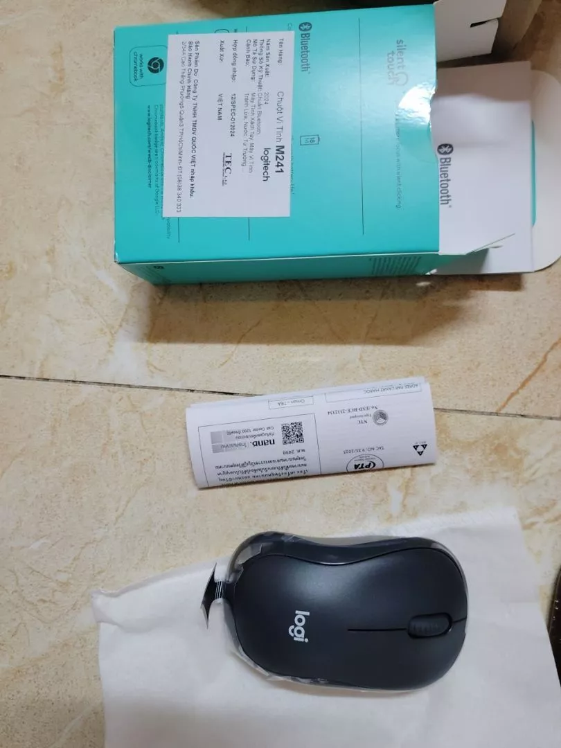Chuột Bluetooth Logitech M241 Silent - Không dây, Nhỏ gọn, Tương thích Windows, macOS