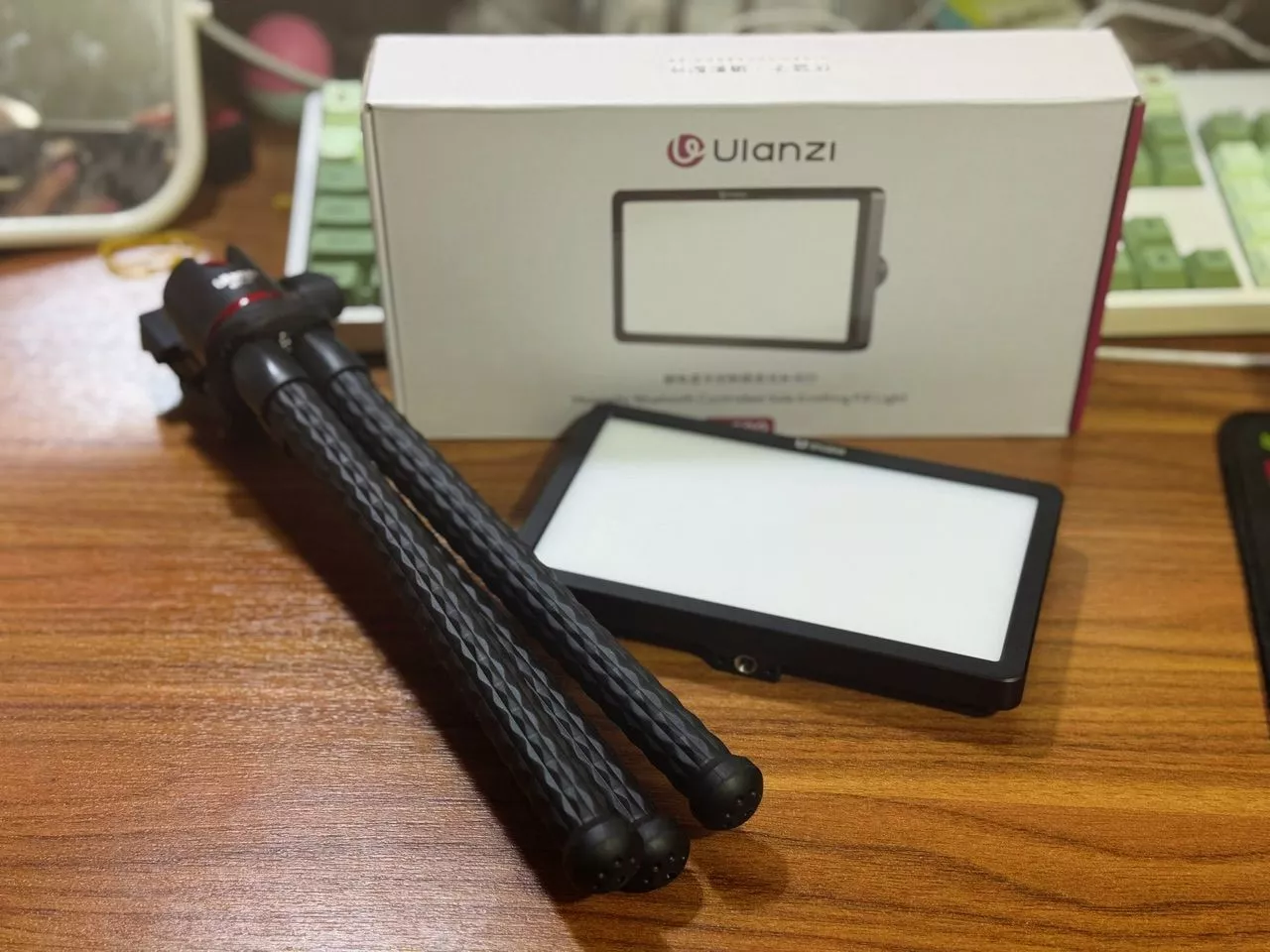 ULANZI K6500 - Đèn LED Bluetooth từ tính 2900K-6500K Cho Vlog Livestreaming (L149)