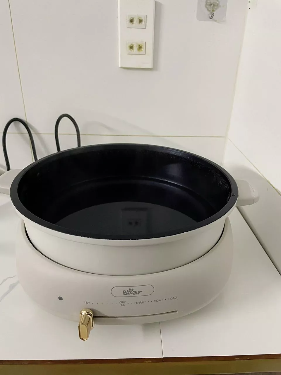 (KOL) Nồi Lẩu Nướng Điện Đa Năng Bear DHG-C40W2 (HP-4H40D) - Đế Tách Rời, Tiết Kiệm Điện - Hàng Chính Hãng