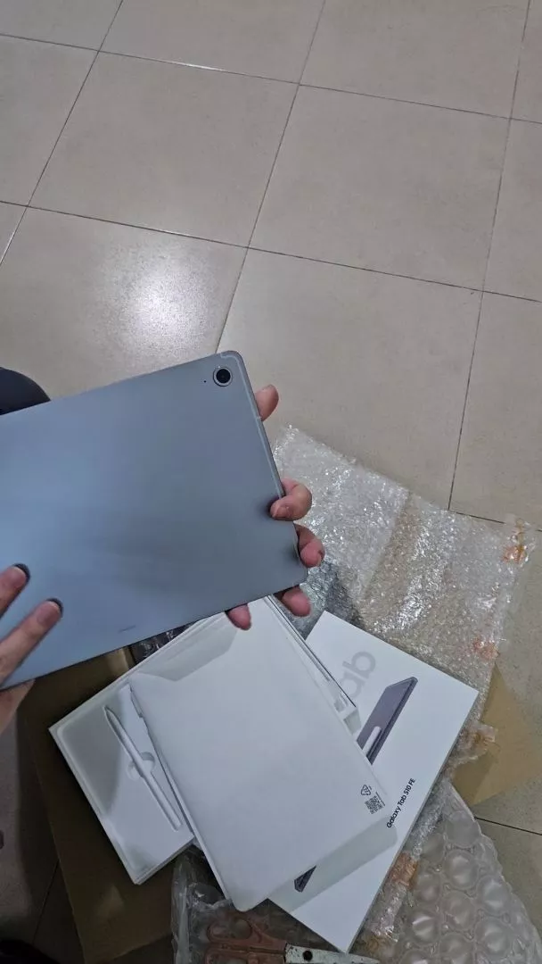 Máy Tính Bảng Samsung Galaxy Tab S10 FE Wifi 8GB/128GB