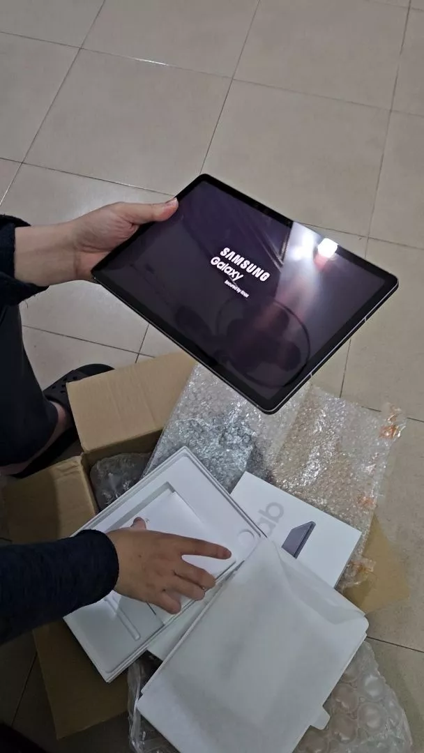 Máy Tính Bảng Samsung Galaxy Tab S10 FE Wifi 8GB/128GB