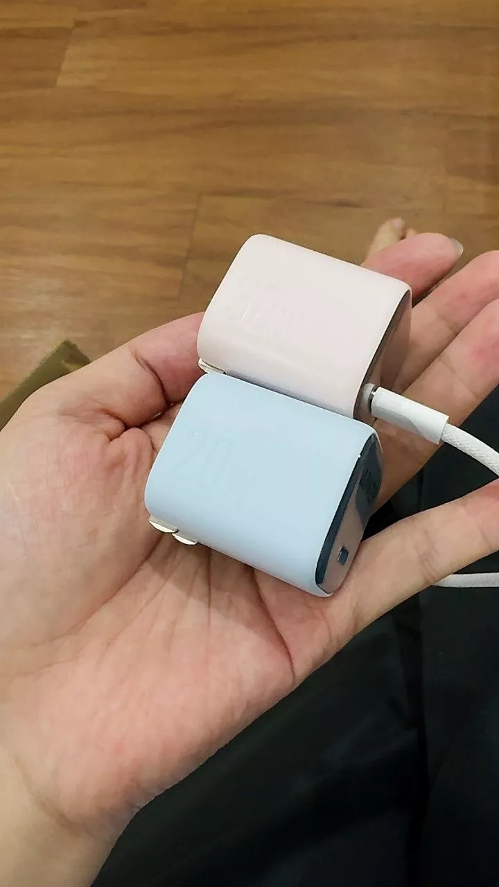 Củ sạc nhanh Anker Zolo GaN 20W/30W | 1 cổng USB-C | Sạc nhanh Power IQ 3.0 | Chân gập gấp gọn tiện lợi - A2699/8