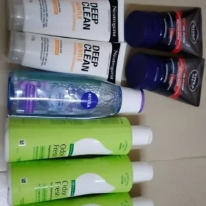 Dung Dịch Vệ Sinh Phụ Nữ Lactacyd Từ Lá Trầu Không&Nước Hoa Hồng Ngày Dài Tươi Mát Ngăn Mùi 24h 250ml