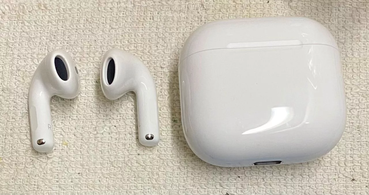 Tai nghe Bluetooth AirPods 4 Chính hãng