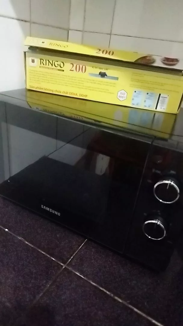 Lò Vi Sóng Samsung 20L MS20A3010AL/SV - Cửa Gương Toàn Phần, màu Đen