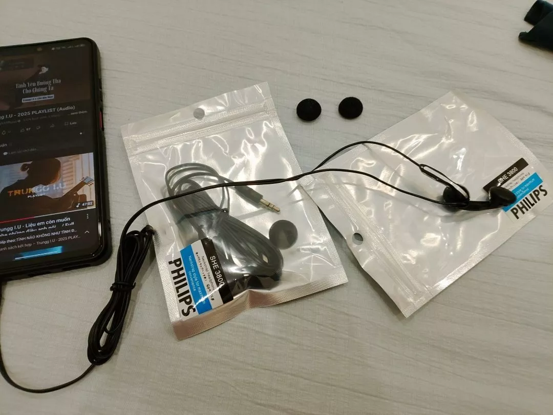 Bộ sạc USB C UGREEN 20W PD Khối sạc nhanh Bộ sạc tường USB-C Tương thích với iPhone 16 / 16 Plus / 15 Pro / 15 Pro Max / 14 / 13 / 12, Pixel, Galaxy S23 / S22 / S21 / S20 / Note 10,