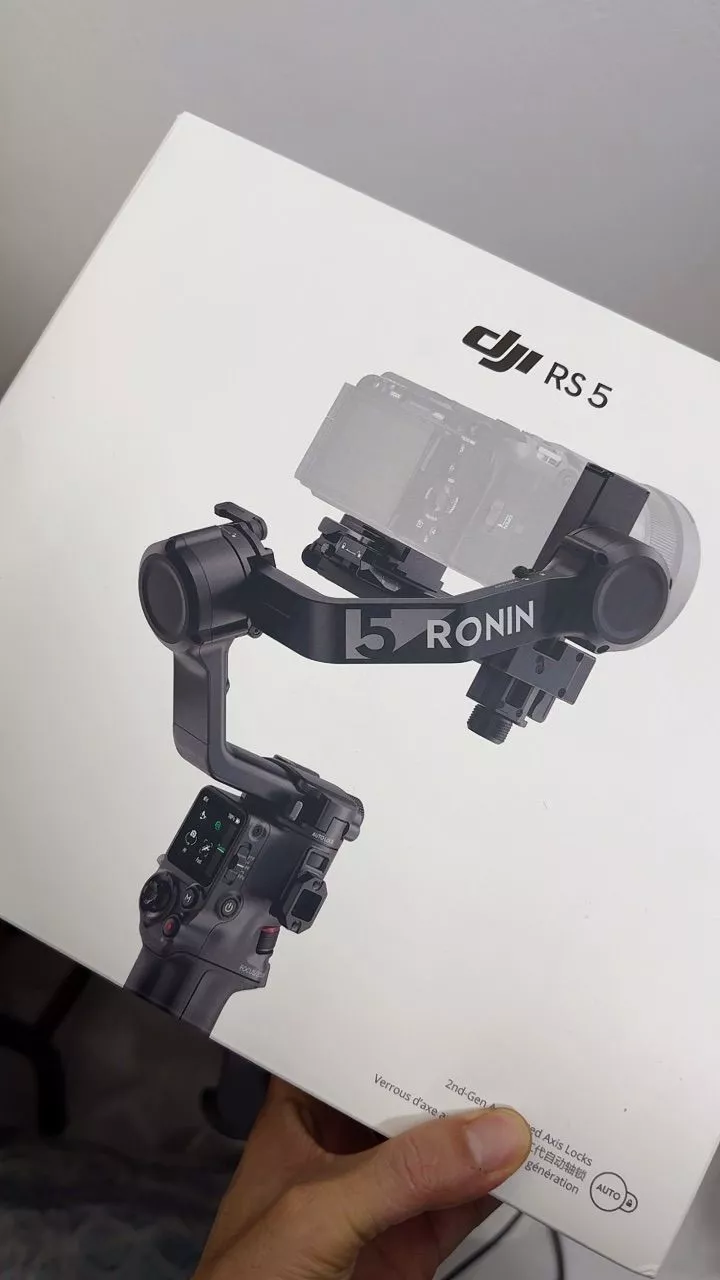 Gimbal máy ảnh DJI RS 5 chống rung cho camera DSLR và Mirrorless nâng cấp theo dõi thông minh, sạc siêu tốc (DJI RS 5)
