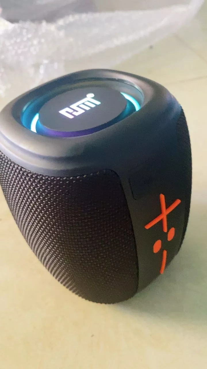 Loa bluetooth không dây HM805 công suất 8W, chống nước, bass siêu trầm cực hay, có led, cổng USB, thẻ nhớ - AUDIO365