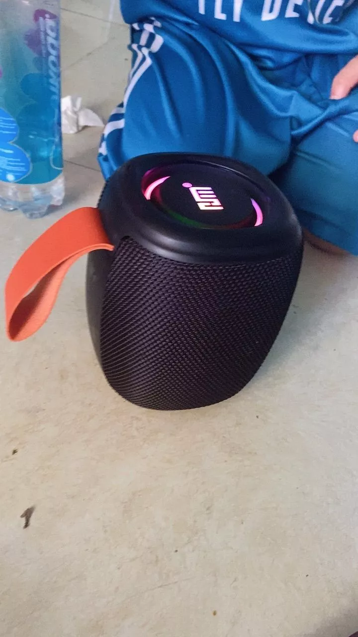 Loa bluetooth không dây HM805 công suất 8W, chống nước, bass siêu trầm cực hay, có led, cổng USB, thẻ nhớ - AUDIO365