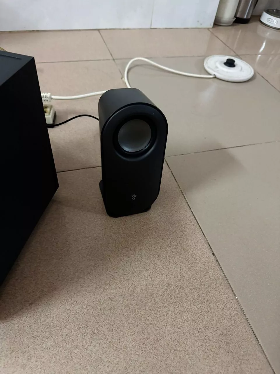 Loa máy tính Bluetooth Logitech Z407 - Đa kết nối (USB, AUX, Bluetooth), công suất 80W