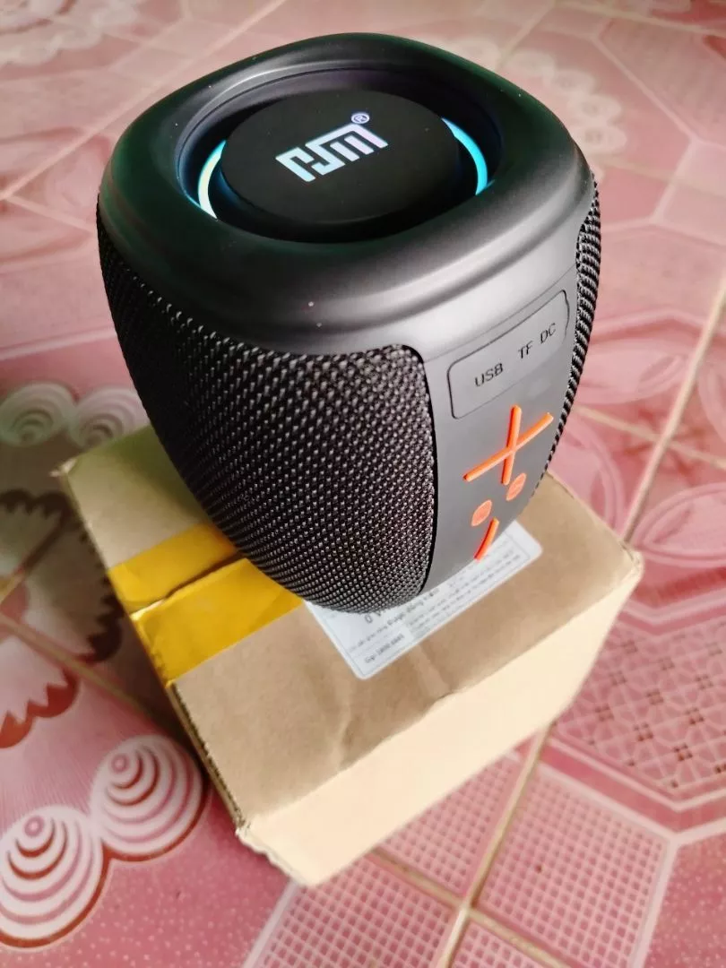 Loa bluetooth không dây HM805 công suất 8W, chống nước, bass siêu trầm cực hay, có led, cổng USB, thẻ nhớ - AUDIO365