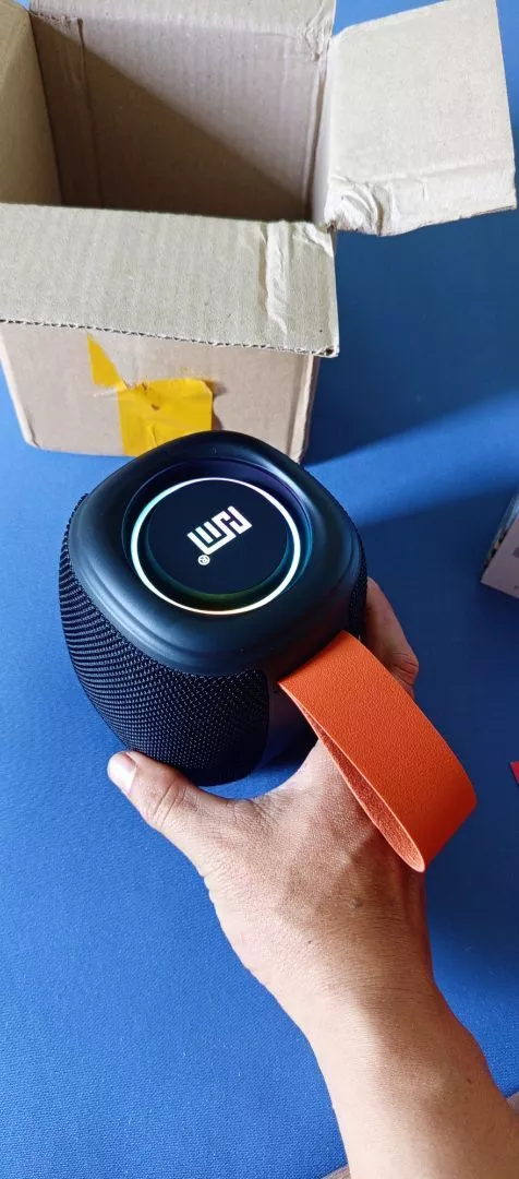 Loa bluetooth không dây HM805 công suất 8W, chống nước, bass siêu trầm cực hay, có led, cổng USB, thẻ nhớ - AUDIO365
