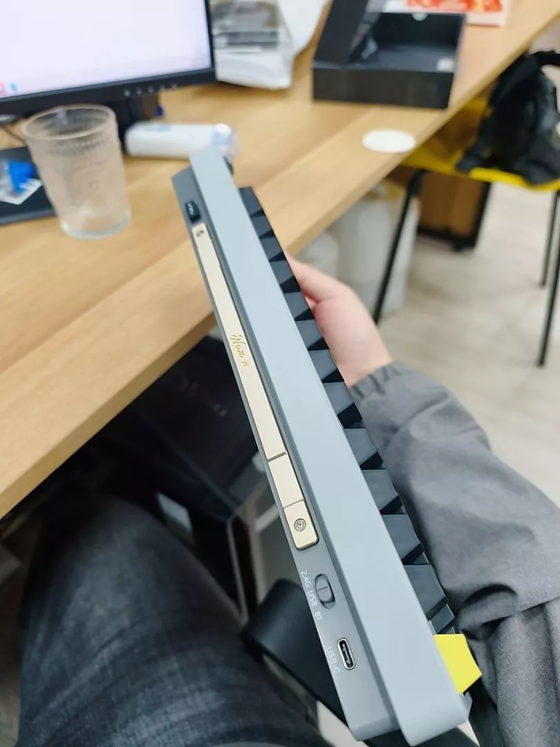 Bàn phím cơ không dây AULA NOVA75 / Nova 75 - Màn hình TFT - 3 mode - Full foam - Led RGB - Có núm xoay - Pin 10000 mah