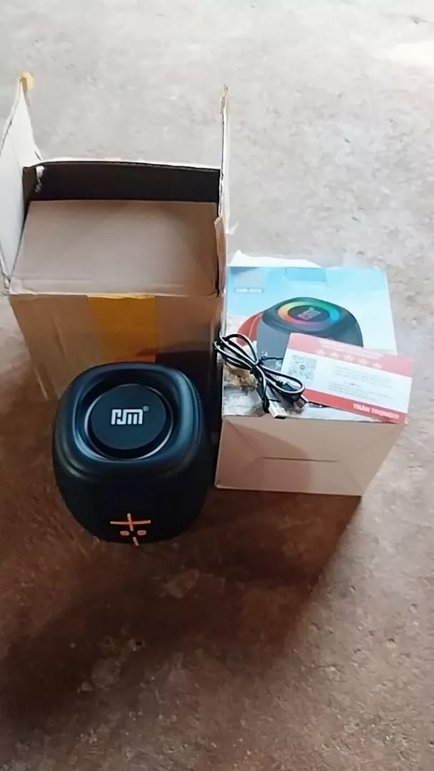 Loa bluetooth không dây HM805 công suất 8W, chống nước, bass siêu trầm cực hay, có led, cổng USB, thẻ nhớ - AUDIO365