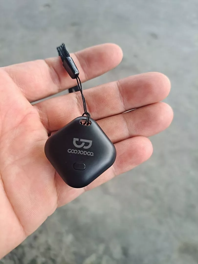 Thiết bị chống mất đồ GOOJODOQ tích hợp định vị GPS và báo động thông minh, tương thích với Android.