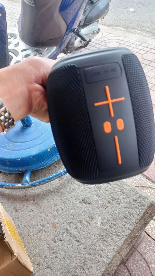 Loa hm805 có thể ghép đôi 2 loa, công suất 8w loa nghe nhạc bass căng