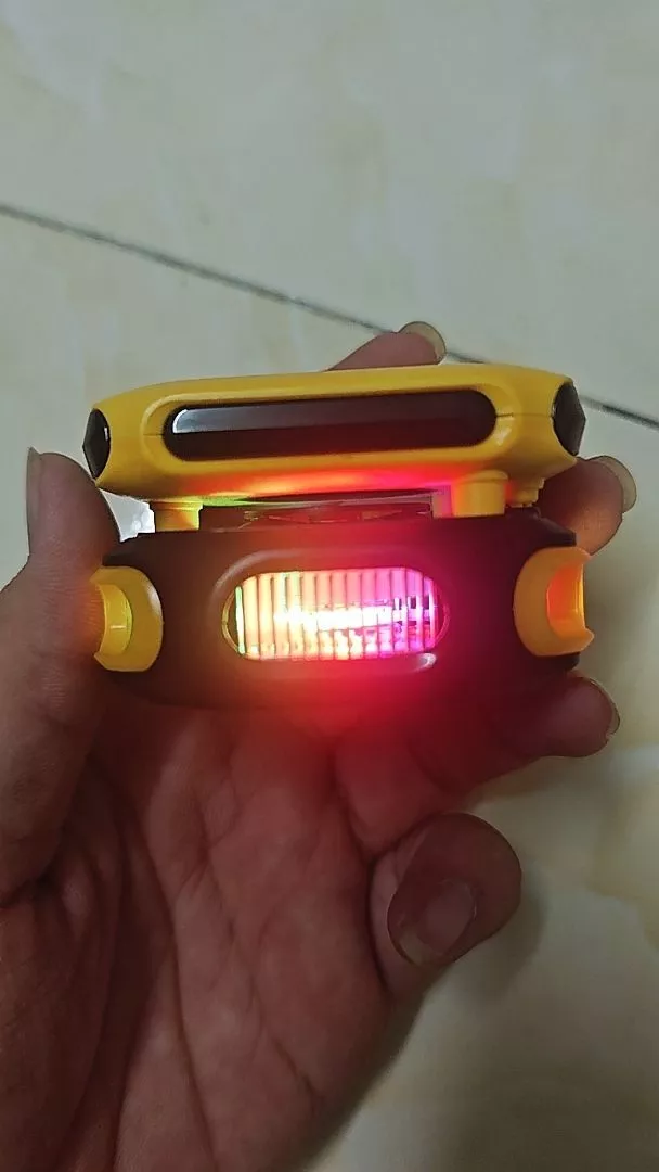 Sò lạnh tản nhiệt MEMO CX12 Pro 2026 sử dụng pin làm lạnh sâu 2 chế độ AI đèn led màn hình tăng fps chơi game liên quân