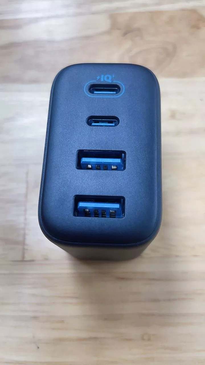 Củ sạc nhanh Anker Zolo 70W | 4 cổng (3 cổng USB-C & 1 cổng USB-A) | Chân gập gọn nhẹ | Sạc nhanh đa thiết bị - A121C