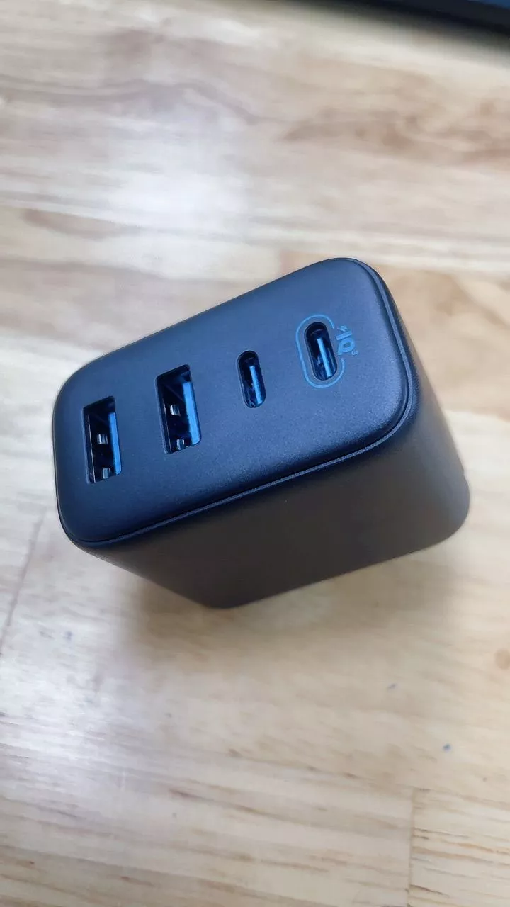 Củ sạc nhanh Anker Zolo 70W | 4 cổng (3 cổng USB-C & 1 cổng USB-A) | Chân gập gọn nhẹ | Sạc nhanh đa thiết bị - A121C