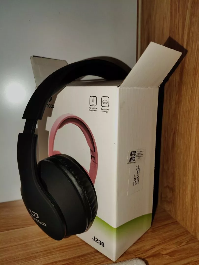 Tai nghe Bluetooth 5.3 GOOJODOQ, âm thanh nổi HiFi, thời lượng pin dài và nhiều chế độ phát lại.