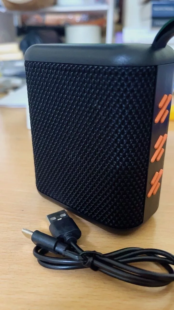 GOOJODOQ Loa Bluetooth Vải Chiếu Sáng RGB Chất Lượng Cao Hi Fi Chất Lượng Âm Thanh Hỗ Trợ Phát Lại TF / USB