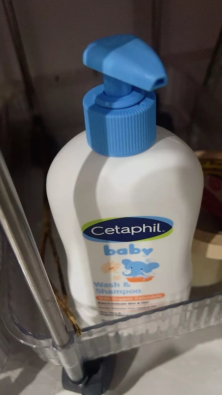 Sữa tắm gội trẻ em tinh chất hoa cúc (Cetaphil Baby Wash&Shampoo) 400ml