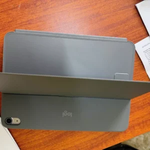 Bao da kèm Bàn phím Combo Touch Logitech cho iPad Air 11 inch (M2 & M3), iPad Air 5 (2022) & Ipad Air 13 inch (M2)