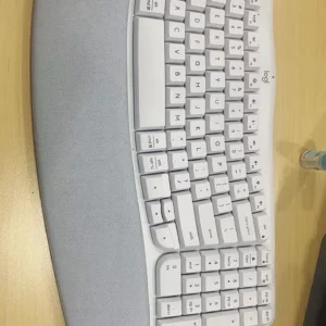 Combo Công thái học - Bàn phím Logitech Wave Keys và Chuột Logitech Lift Vertical
