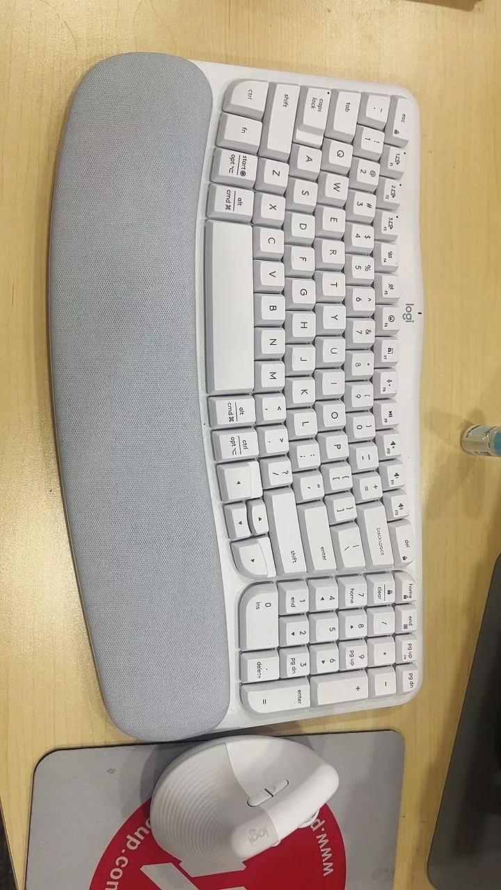 Combo Công thái học - Bàn phím Logitech Wave Keys và Chuột Logitech Lift Vertical