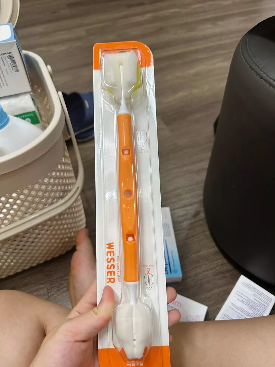 Cây cọ đa năng 2 đầu Wesser - Tiện lợi, dùng được cho bình cổ hẹp