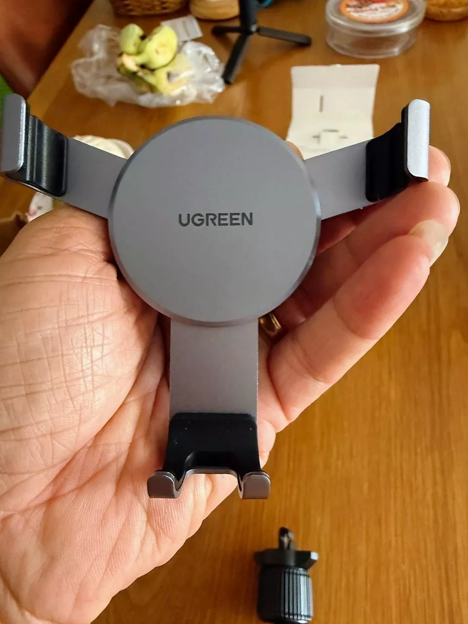 Giá đỡ điện thoại ô tô UGREEN Giá đỡ điện thoại thông hơi trên ô tô cho điện thoại di động Xiaomi Samsung iPhone 12 13 14 15 Giá đỡ ô tô