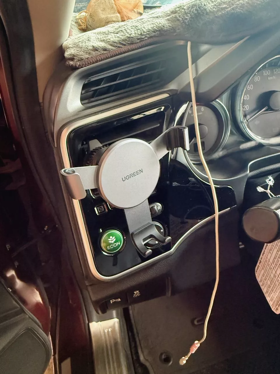 Giá đỡ điện thoại ô tô UGREEN Giá đỡ điện thoại thông hơi trên ô tô cho điện thoại di động Xiaomi Samsung iPhone 12 13 14 15 Giá đỡ ô tô