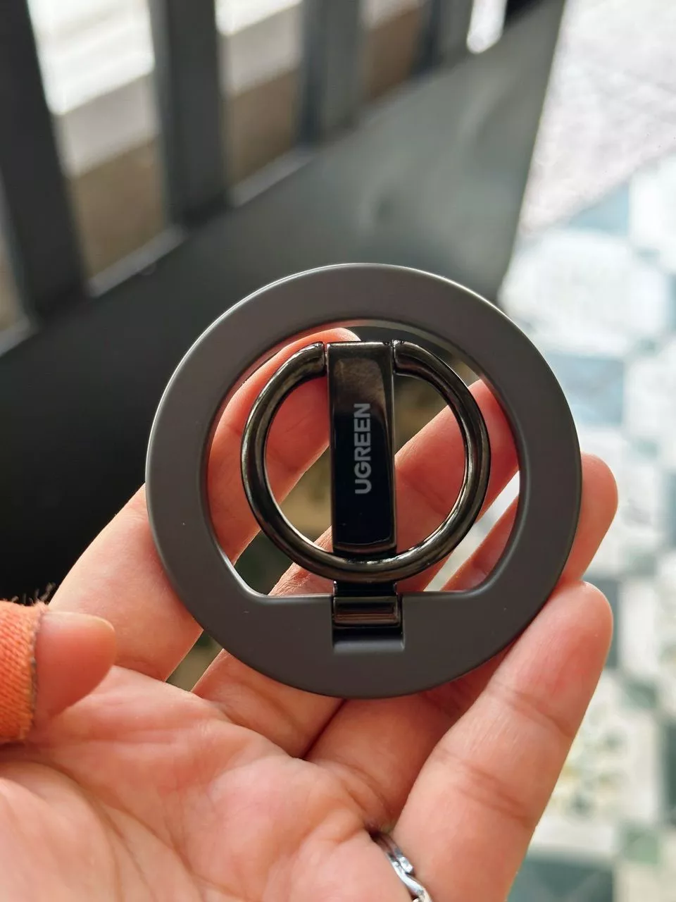 Ugreen MagSafe Giá đỡ vòng điện thoại từ tính Hợp kim kẽm Giá đỡ có thể điều chỉnh Kẹp điện thoại cho iphone Xiaomi Samsung Huawei