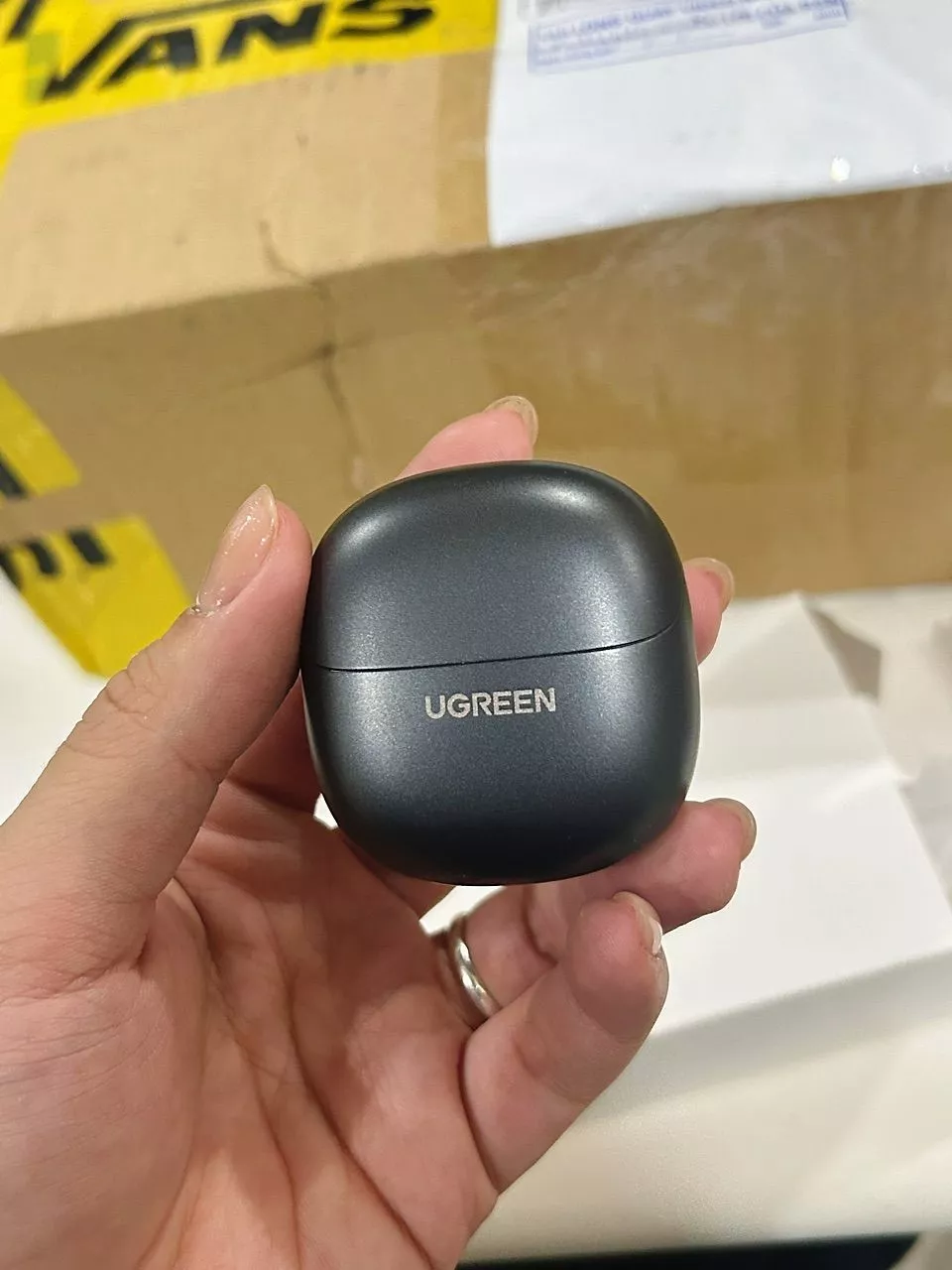 Tai nghe UGREEN Dots Bluetooth 6.0TWS Hỗ trợ 2 Mic Bộ mã âm AAC / SBC Âm thanh âm thanh Hi-Pure Âm thanh không gian Âm có độ trễ thấp Điều khiển ứng dụng Tai nghe không dây