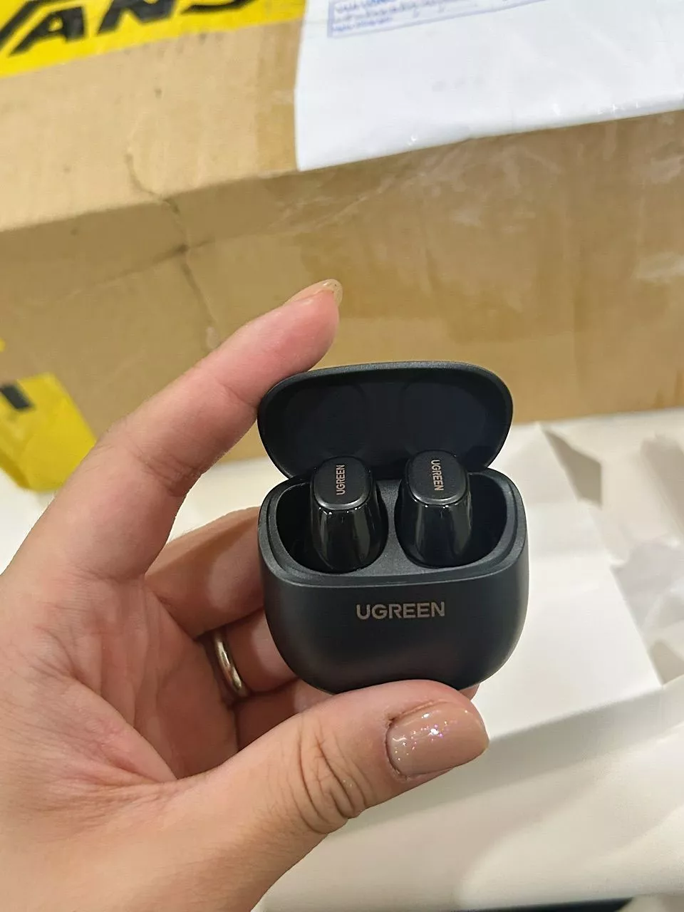 Tai nghe UGREEN Dots Bluetooth 6.0TWS Hỗ trợ 2 Mic Bộ mã âm AAC / SBC Âm thanh âm thanh Hi-Pure Âm thanh không gian Âm có độ trễ thấp Điều khiển ứng dụng Tai nghe không dây