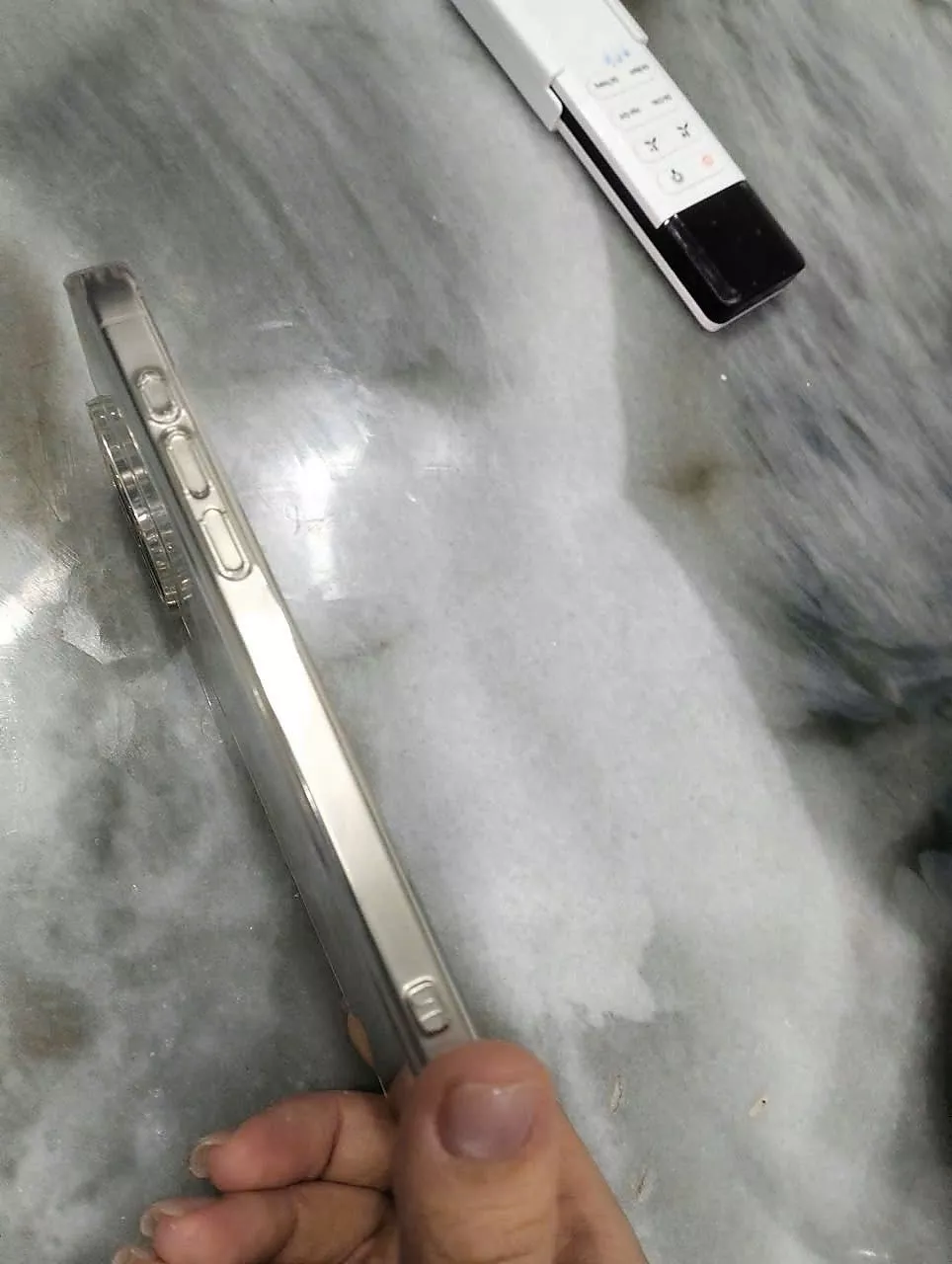 Ugreen Ốp Điện Thoại Trong Suốt Từ Tính Chống Va Đập Cho iPhone 15 16 17 Pro Max