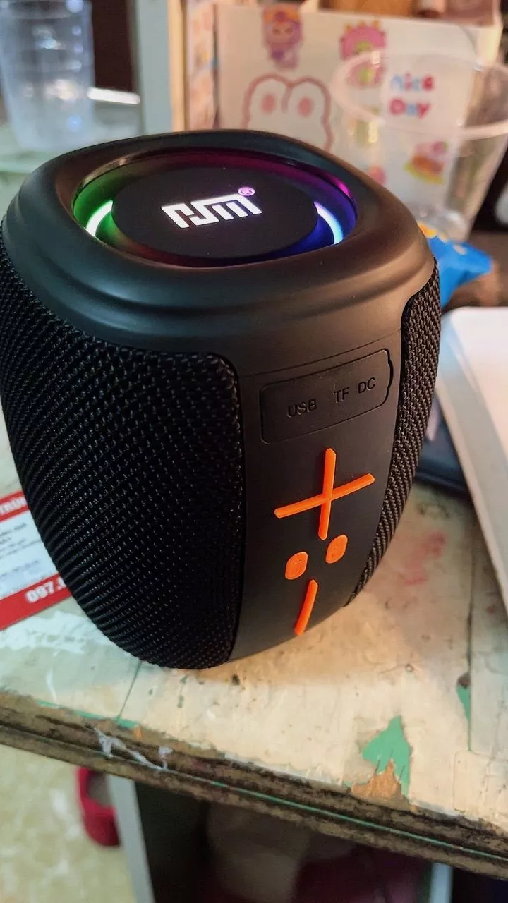 Loa hm805 có thể ghép đôi 2 loa, công suất 8w loa nghe nhạc bass căng
