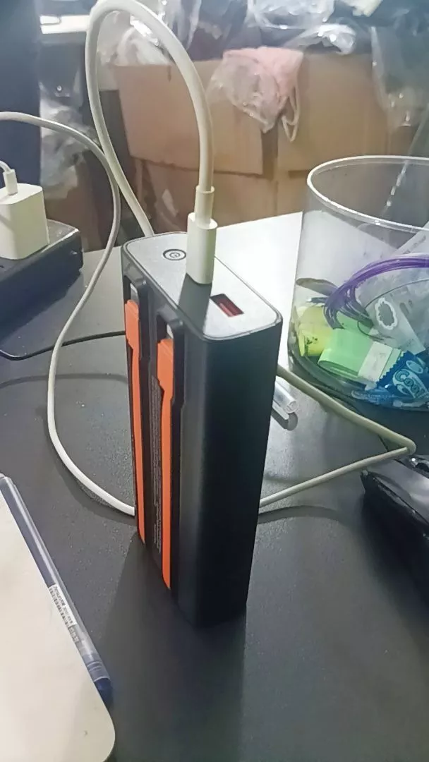 Sạc dự phòng Goojodoq 20000mAh, sạc nhanh 22.5W, cáp sạc tích hợp, màn hình LED hiển thị kỹ thuật số
