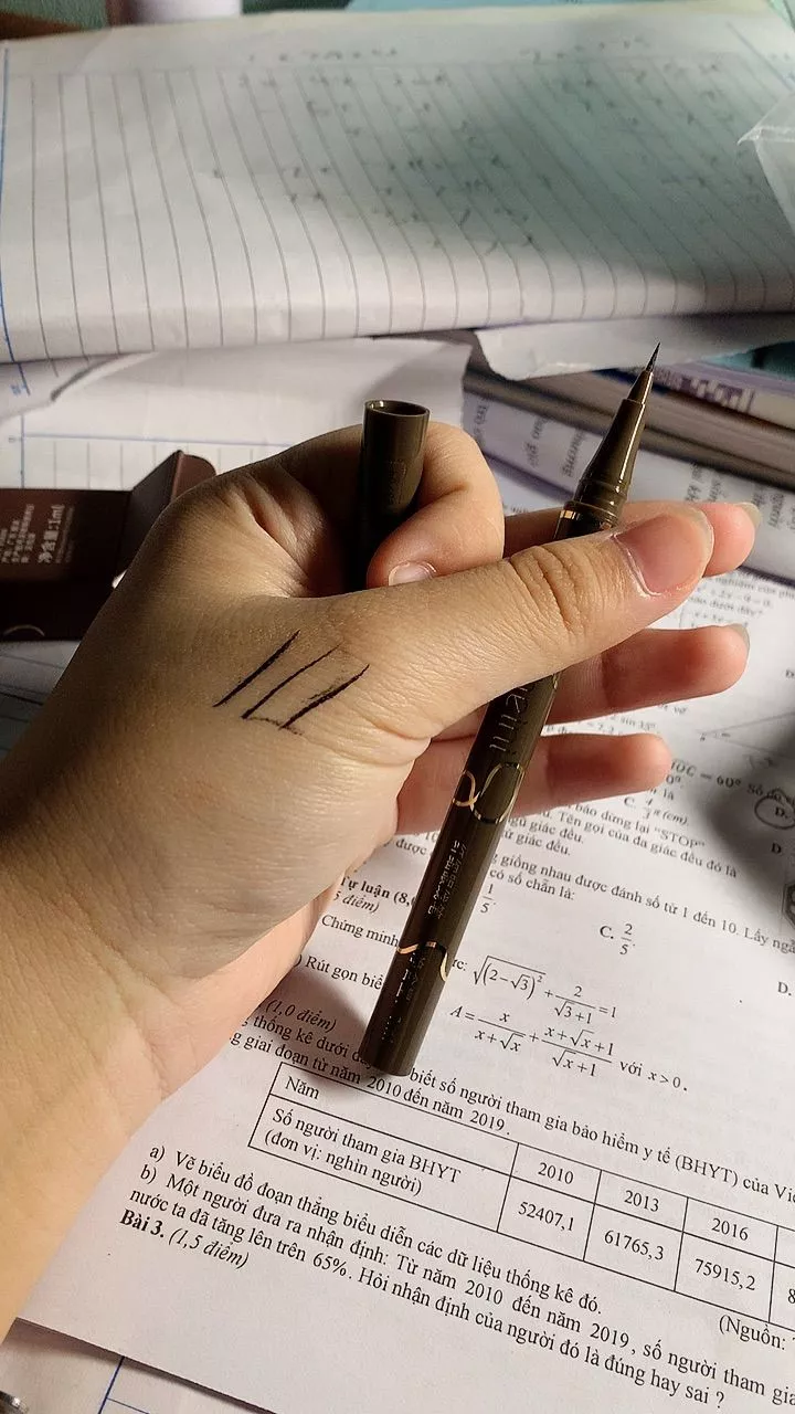 Bút kẻ mắt Chống thấm nước, chống mồ hôi và không nhòe, lâu trôi đường kẻ siêu mịn dành cho nữ