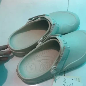 Dép Sục Unisex Shondo Clog Suke Nhựa Đúc Đế Cao 4cm Hack Dáng Siêu Nhẹ Màu Trắng SUK0009