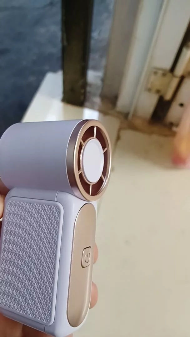 Quạt Tích Điện Cầm Tay Mini Dễ Thương – 100 Cấp Độ Gió, Pin Mạnh, Mát Lạnh Cả Ngày