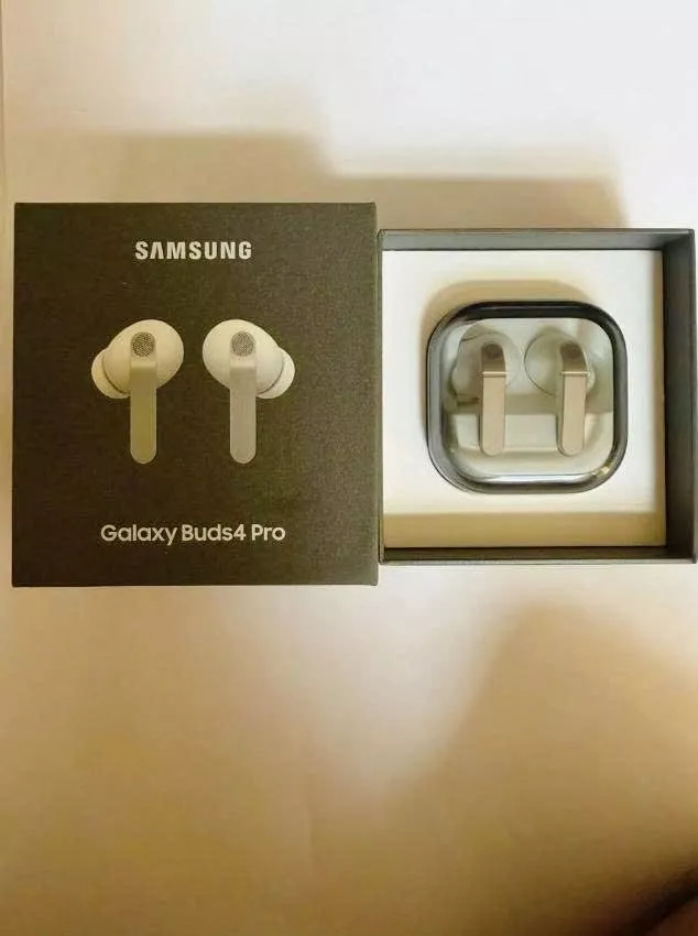 Tai Nghe Bluetooth Sam Sung Galaxy Buds 4 / Buds 4 Pro Thế Hệ Mới - Bass Căng - Pin 30H -Bảo Hành 24 Tháng