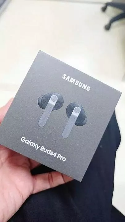 Tai Nghe Bluetooth Sam Sung Galaxy Buds 4 / Buds 4 Pro Thế Hệ Mới - Bass Căng - Pin 30H -Bảo Hành 24 Tháng