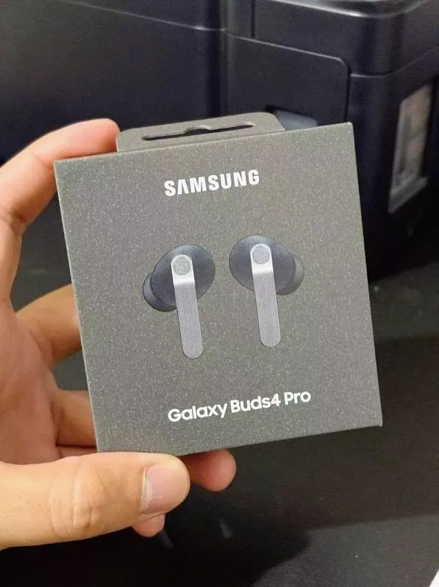 Tai Nghe Bluetooth Sam Sung Galaxy Buds 4 / Buds 4 Pro Thế Hệ Mới - Bass Căng - Pin 30H -Bảo Hành 24 Tháng