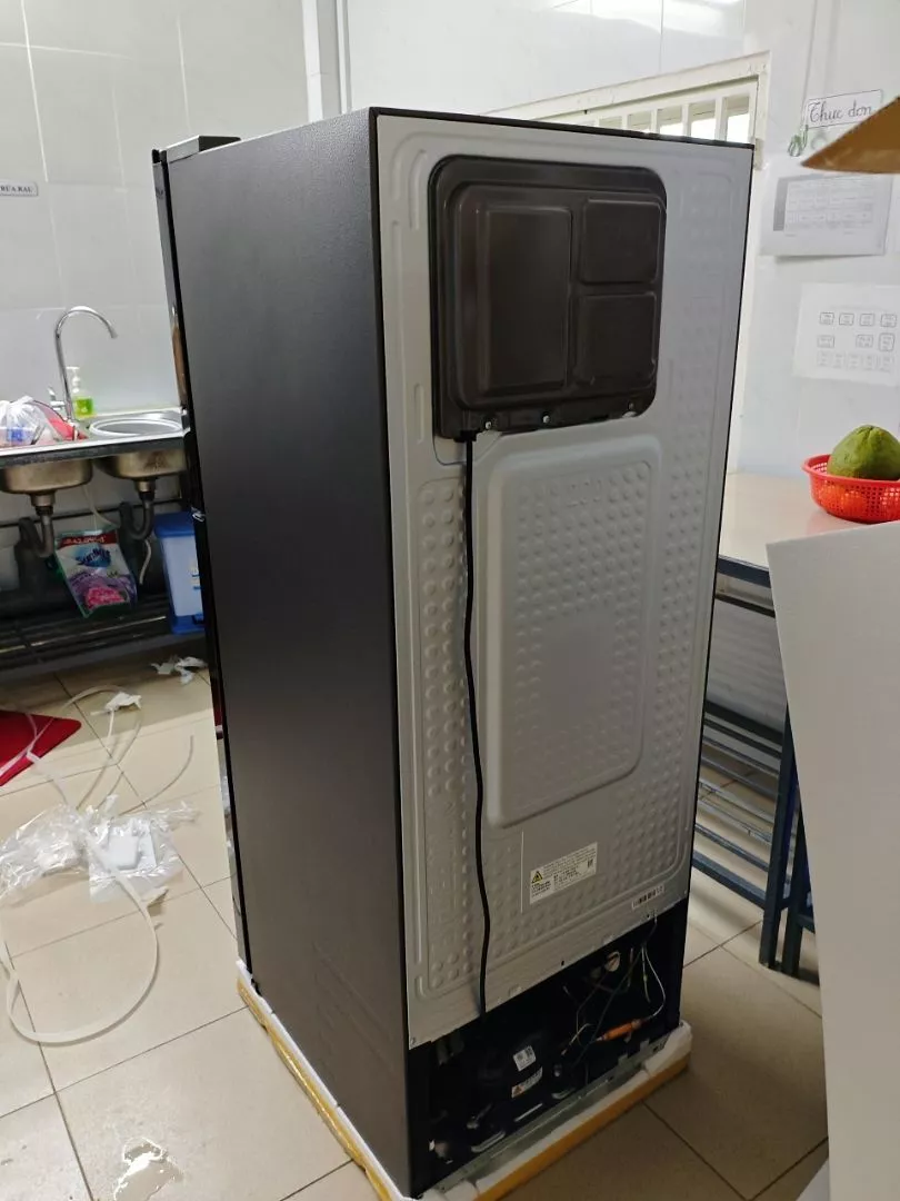 Tủ Lạnh Samsung Ngăn Đông Trên 216L RT20HAR8DBU/SV - Hệ Thống Làm Lạnh Vòm Đa Chiều, màu Đen