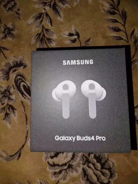 Tai Nghe Bluetooth Sam Sung Galaxy Buds 4 / Buds 4 Pro Thế Hệ Mới - Bass Căng - Pin 30H -Bảo Hành 24 Tháng