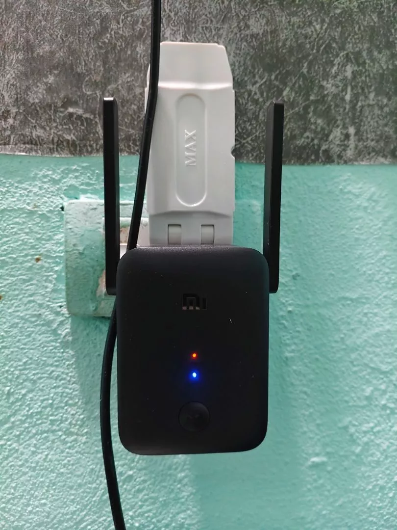 Mi WiFi Range Extender AC1200 | Wi-Fi tốc độ cao ở mọi ngóc ngách trong nhà | Đảm bảo kết nối tối ưu | Chỉ báo tín hiệu